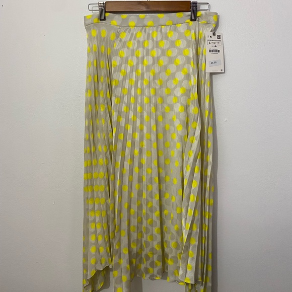 Zara Polka Dot Skirt Set - Picture 11 of 12